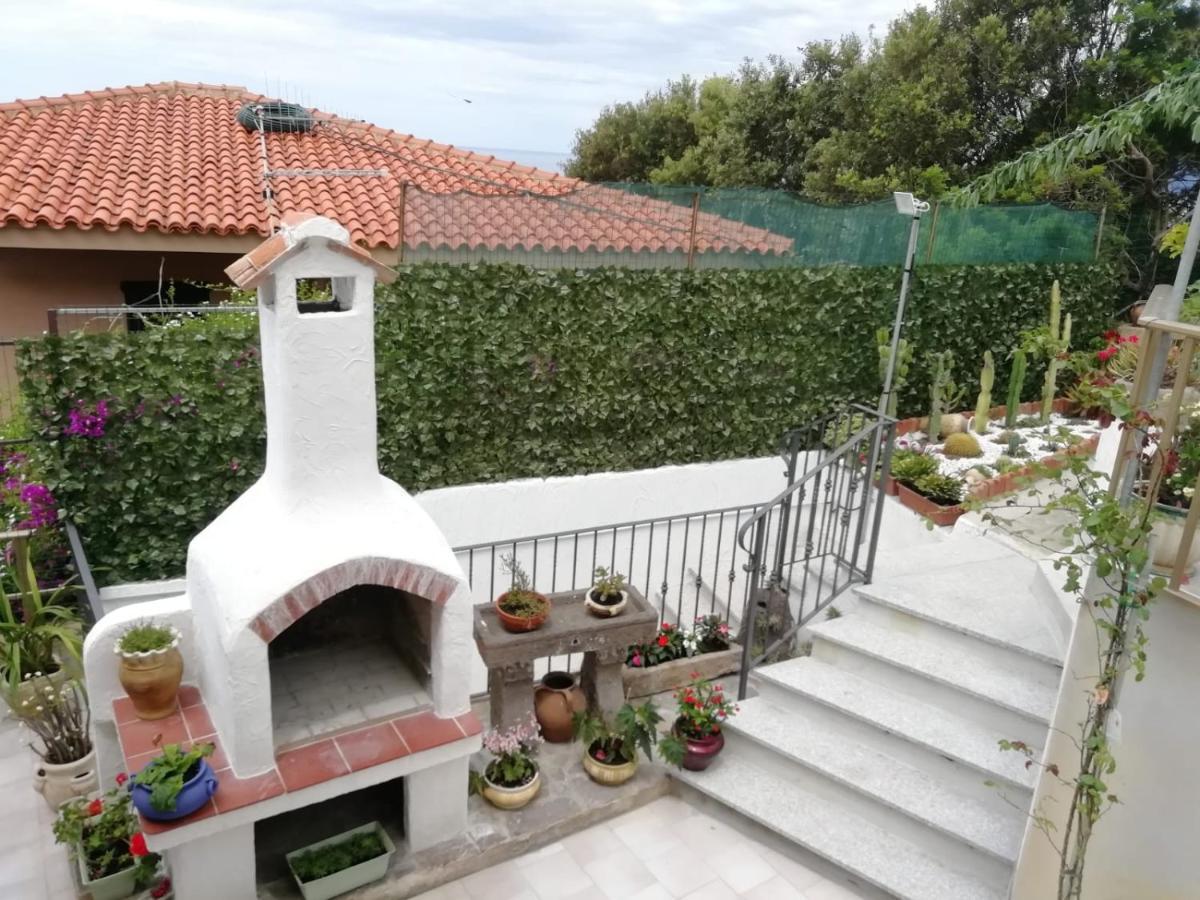 Appartamento Bouganville Magomadas Exterior photo